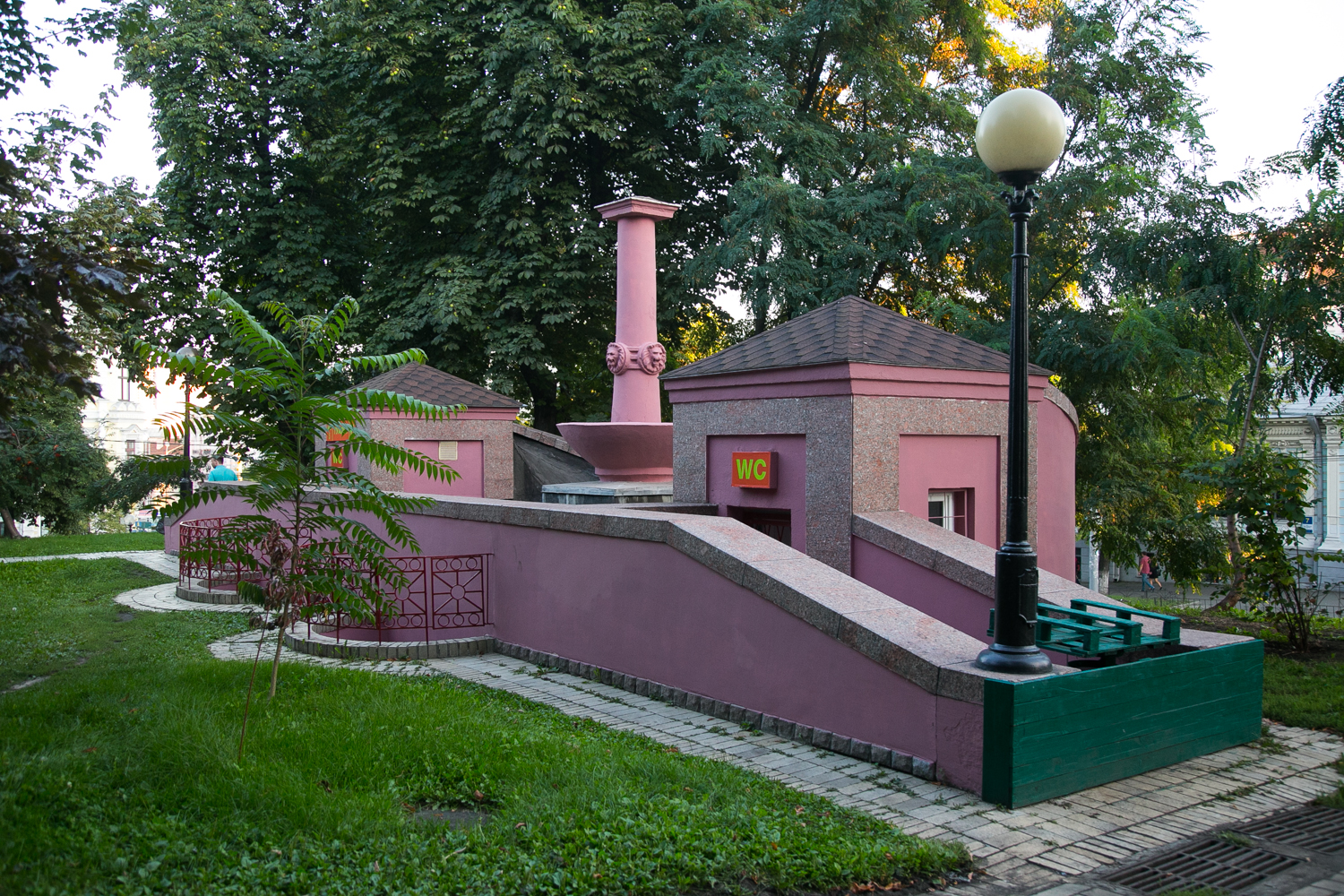 самый старый в Киеве общественный туалет